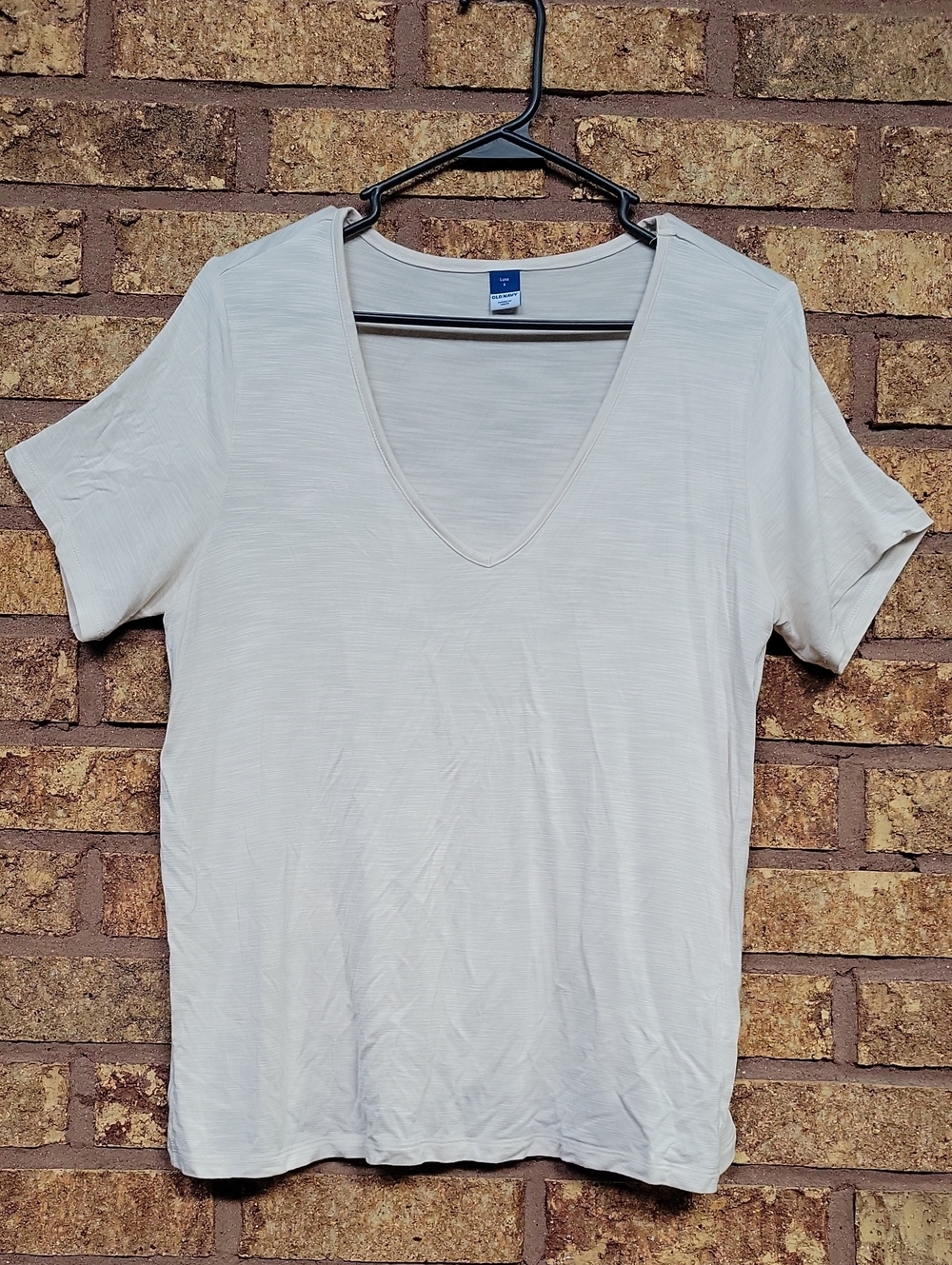 Old Navy Luxe Cream V-Neck Short Sleeve Tee Size Small Viscose Stretch